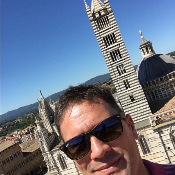 Meet your Posher, Kane - Picture 1 of 1